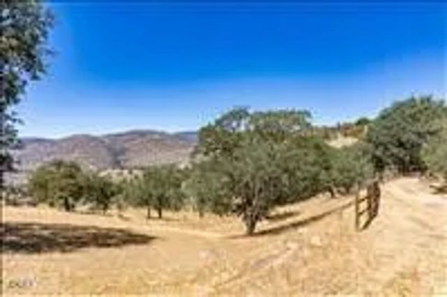 30435 Horsethief Drive, Tehachapi, CA 93561