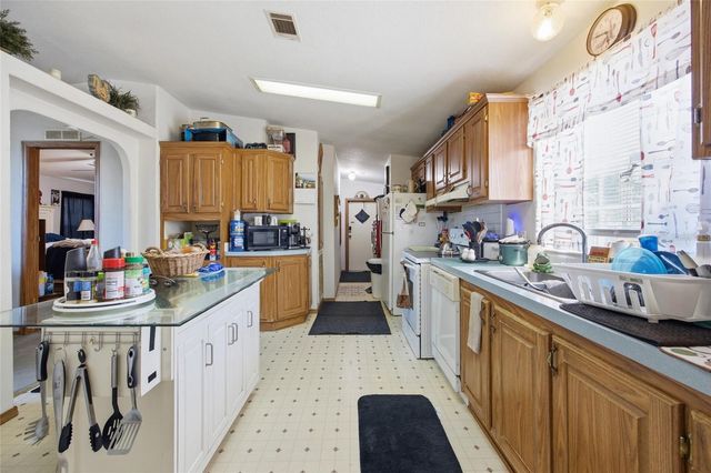 13841 NE JACKSONVILLE ROAD, Citra, FL 32113