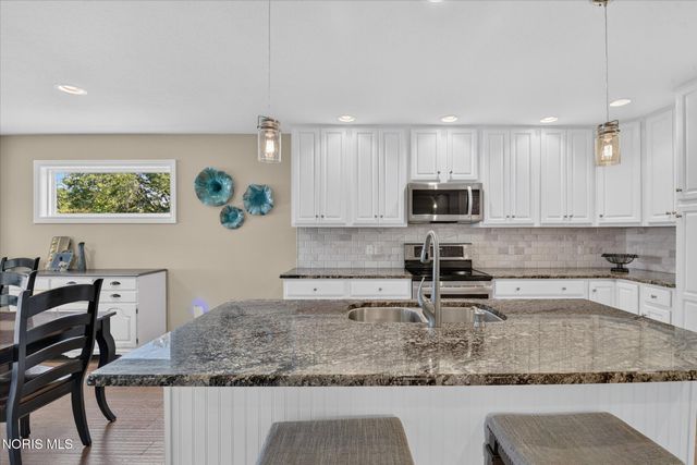 25136 Rocky Harbour Drive, Perrysburg, OH 43551