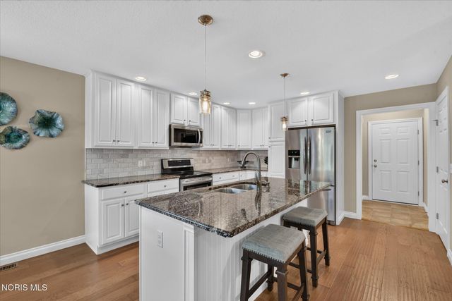 25136 Rocky Harbour Drive, Perrysburg, OH 43551