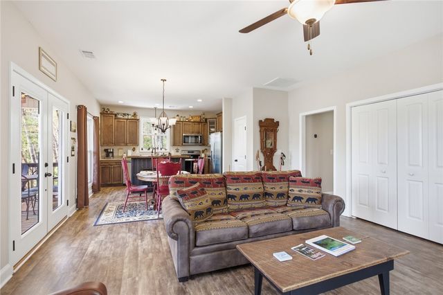 116 Wren Road, Mountain Rest, SC 29664