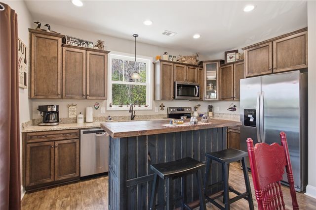 116 Wren Road, Mountain Rest, SC 29664
