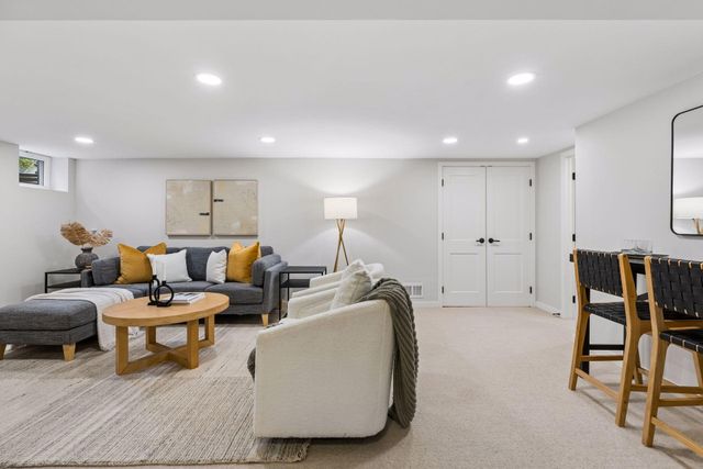 6021 Wooddale Avenue, Edina, MN 55424