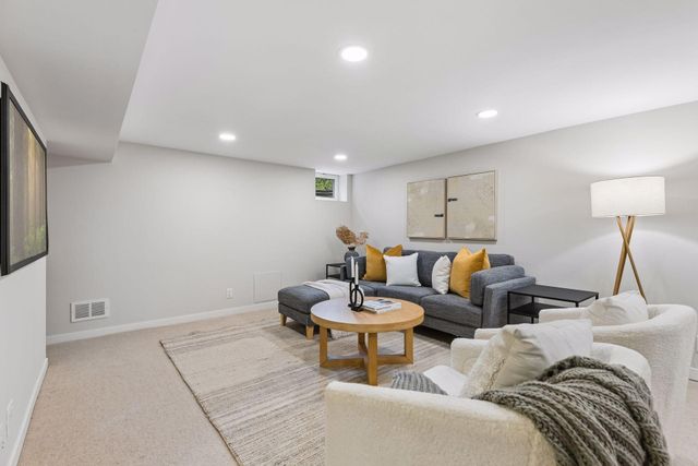 6021 Wooddale Avenue, Edina, MN 55424