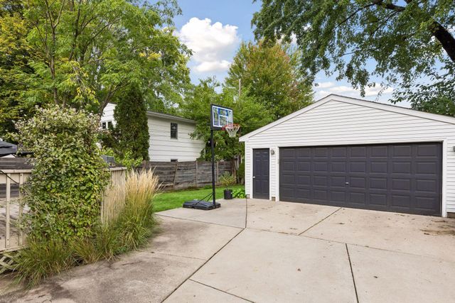 6021 Wooddale Avenue, Edina, MN 55424