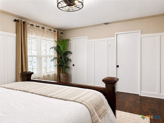 890 E Highway 21, Bastrop, TX 78602