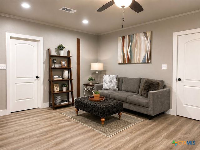 890 E Highway 21, Bastrop, TX 78602