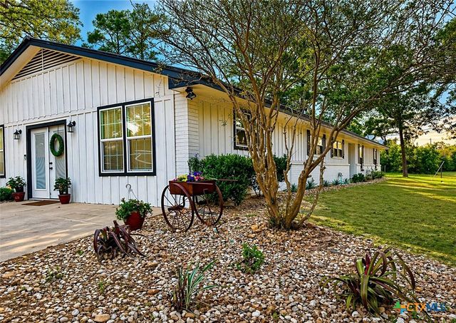 890 E Highway 21, Bastrop, TX 78602