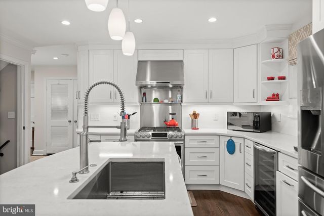 6709 PEMBERTON ST, Bethesda, MD 20817