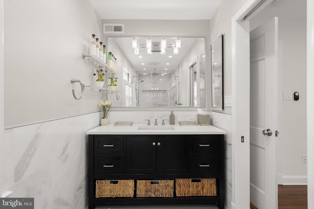 6709 PEMBERTON ST, Bethesda, MD 20817
