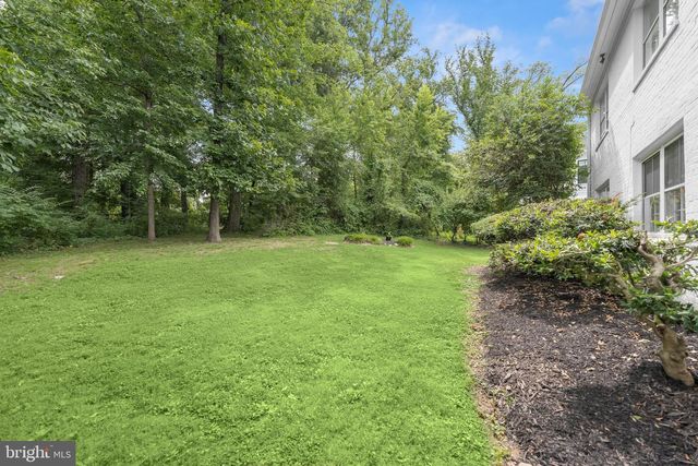 6709 PEMBERTON ST, Bethesda, MD 20817
