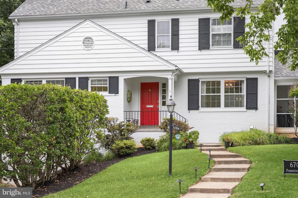 6709 PEMBERTON ST, Bethesda, MD 20817