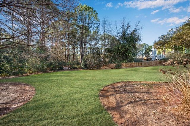 5589 Hedge Brooke NW Drive, Acworth, GA 30101