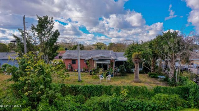 1325 Beacon Drive, Daytona Beach, FL 32117