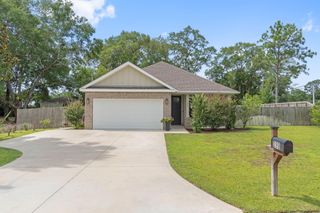 289 Okaloosa Avenue, Valparaiso, FL 32580