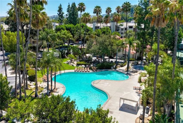 21500 Burbank 328, Woodland Hills, CA 91367