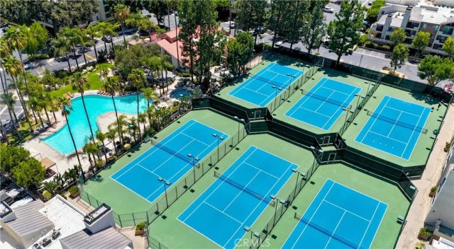 21500 Burbank 328, Woodland Hills, CA 91367