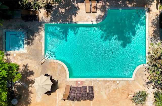 21500 Burbank 328, Woodland Hills, CA 91367