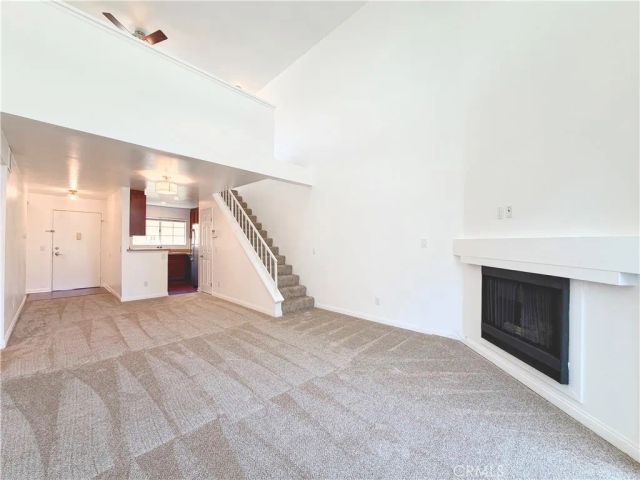21500 Burbank 328, Woodland Hills, CA 91367