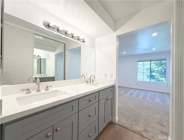 21500 Burbank 328, Woodland Hills, CA 91367