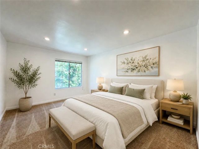 21500 Burbank 328, Woodland Hills, CA 91367