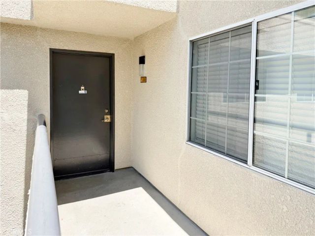 21500 Burbank 328, Woodland Hills, CA 91367
