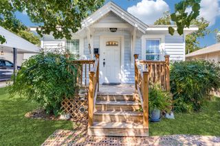 4812 Calmont Avenue, Fort Worth, TX 76107