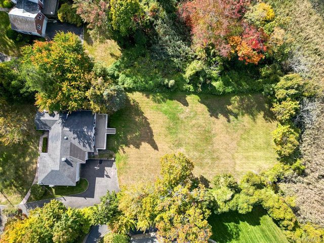 24 Hemlock Drive, Great Neck, NY 11024