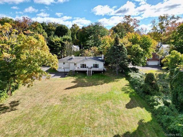 24 Hemlock Drive, Great Neck, NY 11024