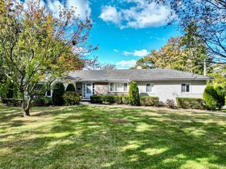 24 Hemlock Drive, Great Neck, NY 11024