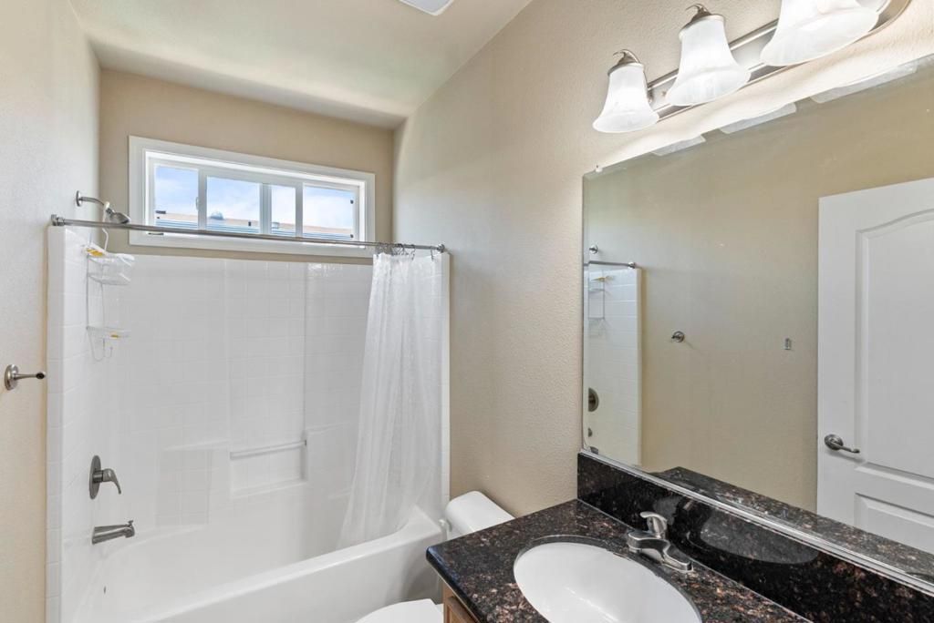 Image 17 of property listing at 317 Santa Paula 317, San Leandro, CA 94579