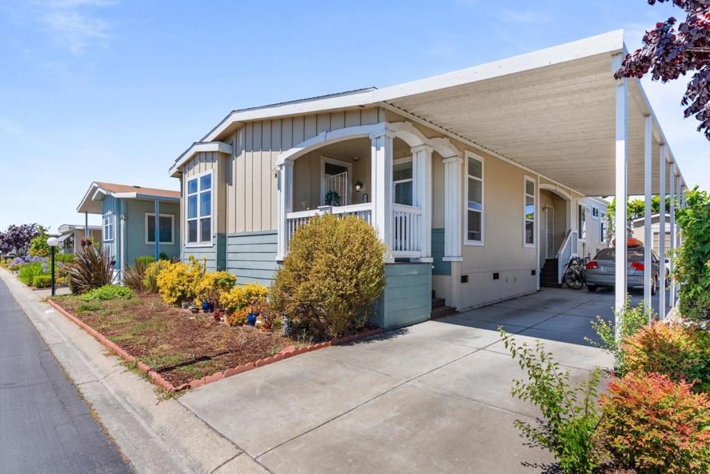 Image 3 of property listing at 317 Santa Paula 317, San Leandro, CA 94579