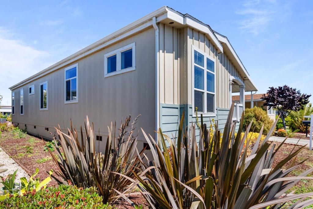 Image 4 of property listing at 317 Santa Paula 317, San Leandro, CA 94579