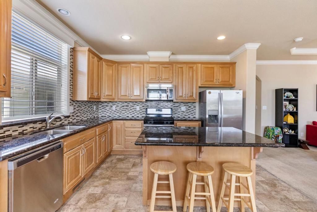 Image 7 of property listing at 317 Santa Paula 317, San Leandro, CA 94579