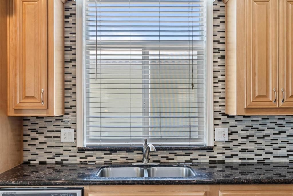 Image 8 of property listing at 317 Santa Paula 317, San Leandro, CA 94579