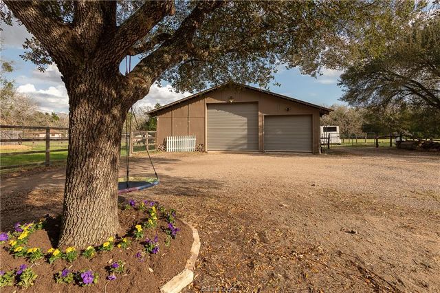 2302 Quail Run, College Station, TX 77845