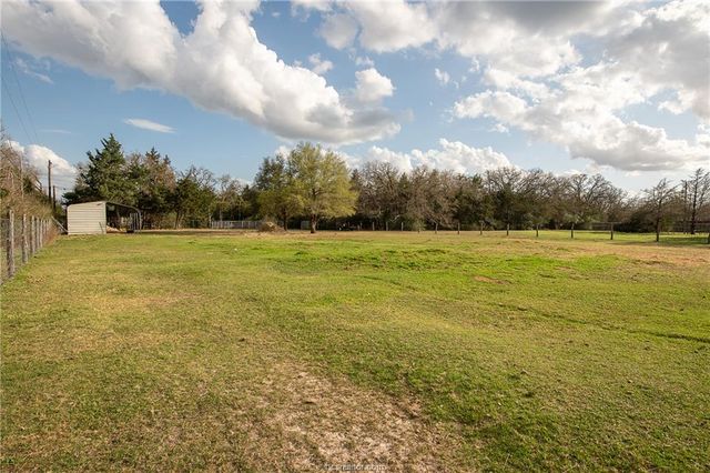 2302 Quail Run, College Station, TX 77845