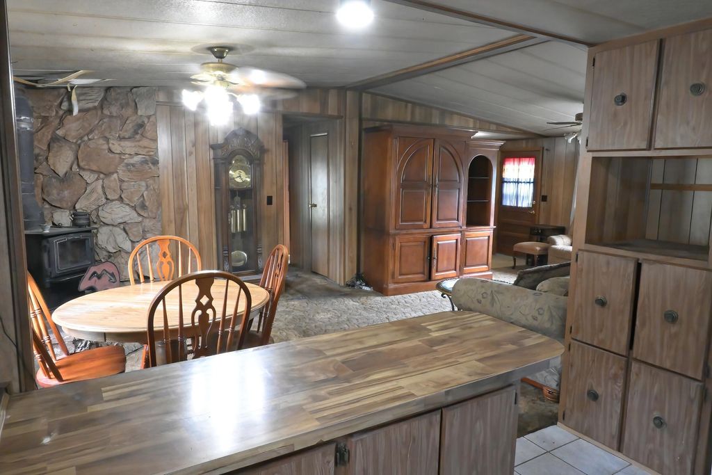 Image 26 of property listing at 20 Needle Place, Jemez Springs, NM 87025