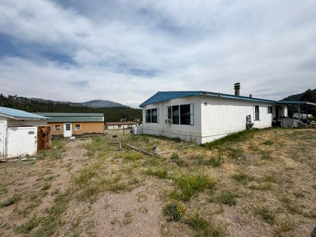 Image 3 of property listing at 20 Needle Place, Jemez Springs, NM 87025