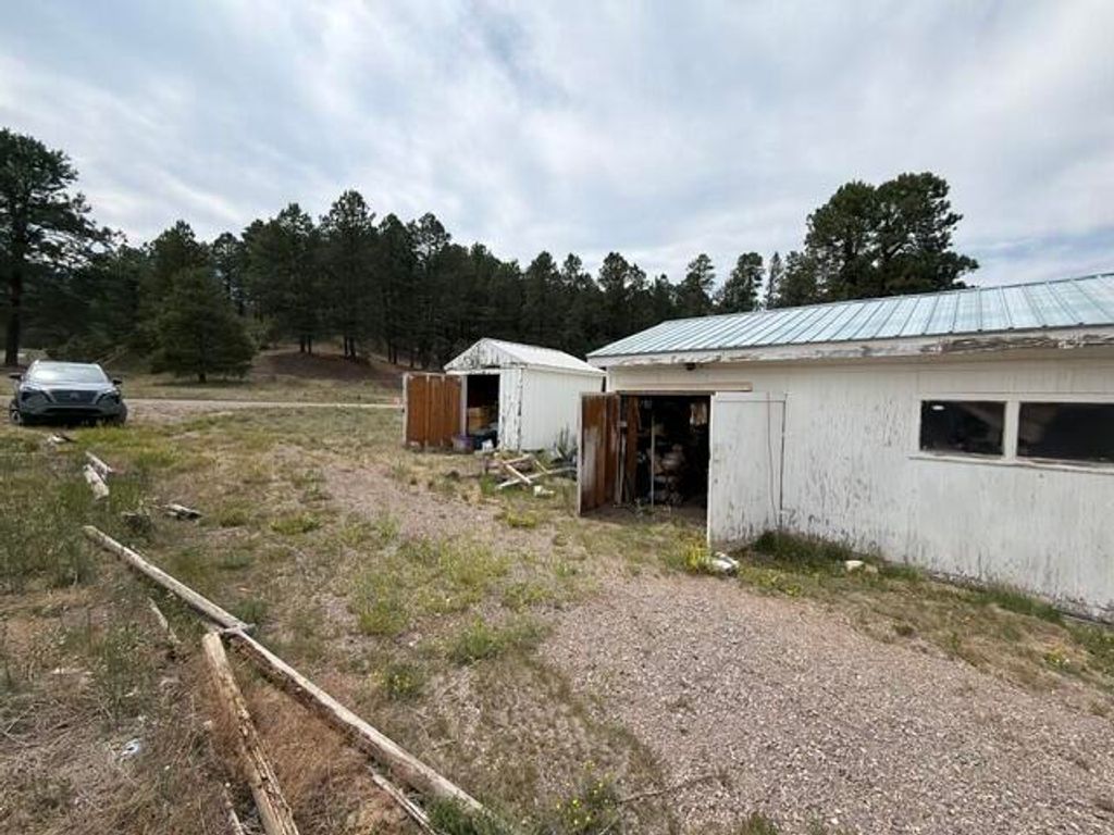 Image 7 of property listing at 20 Needle Place, Jemez Springs, NM 87025