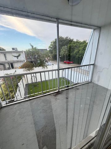 3904 SW 67th Way, Davie, FL 33314