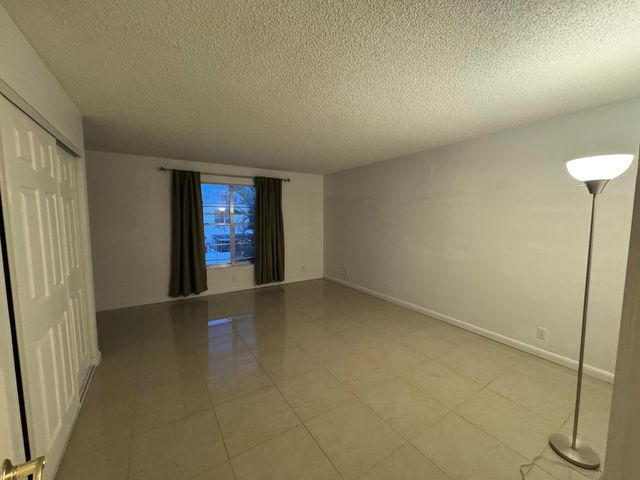 3904 SW 67th Way, Davie, FL 33314
