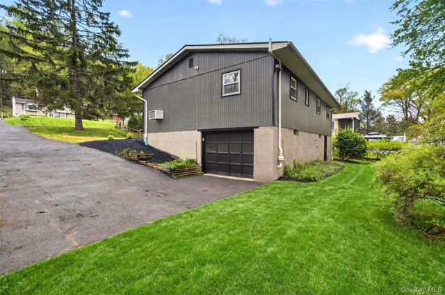 25 Kings Drive, Newburgh, NY 12589