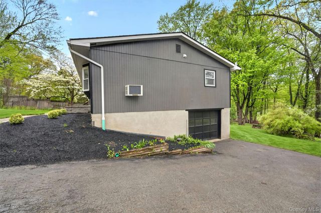 25 Kings Drive, Newburgh, NY 12589
