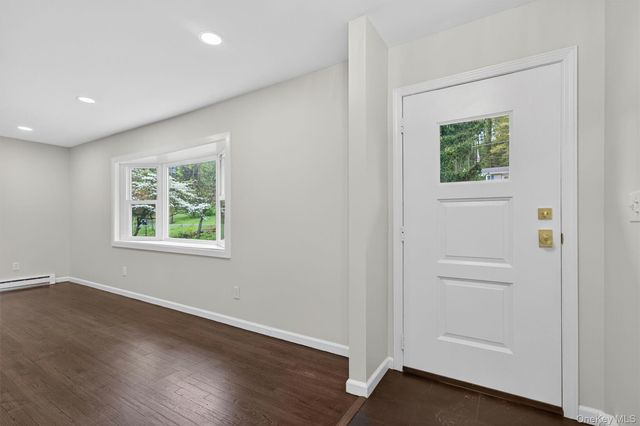 25 Kings Drive, Newburgh, NY 12589