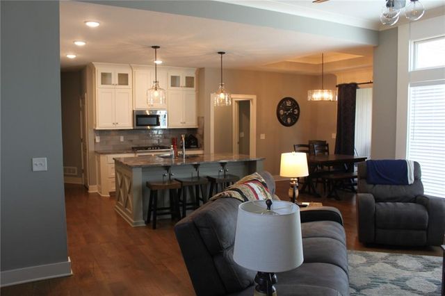 1768 Homestead Drive, Liberty, MO 64068