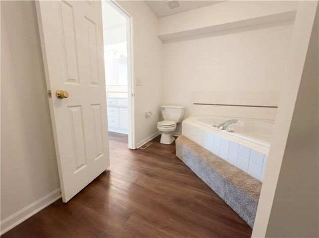 9029 W 127th Terrace, Overland Park, KS 66213