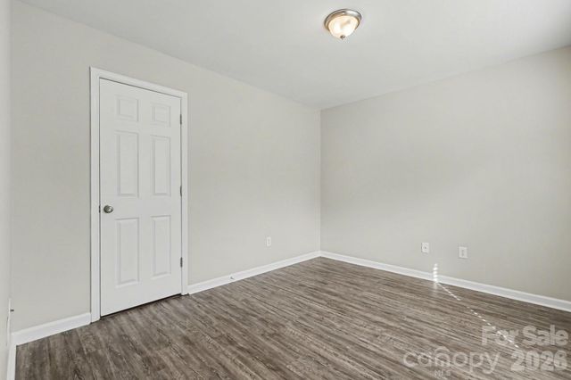 911 Valley Ridge Road, Charlotte, NC 28214