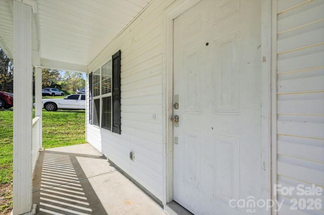 911 Valley Ridge Road, Charlotte, NC 28214