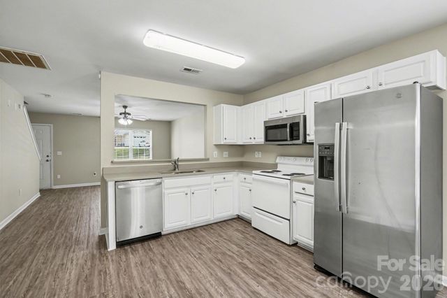 911 Valley Ridge Road, Charlotte, NC 28214